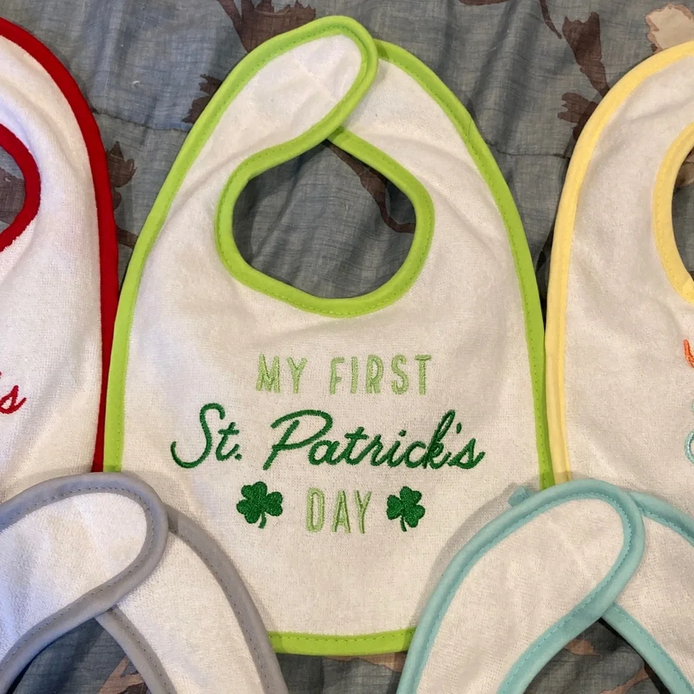 NWOT baby first holiday bibs (5)
